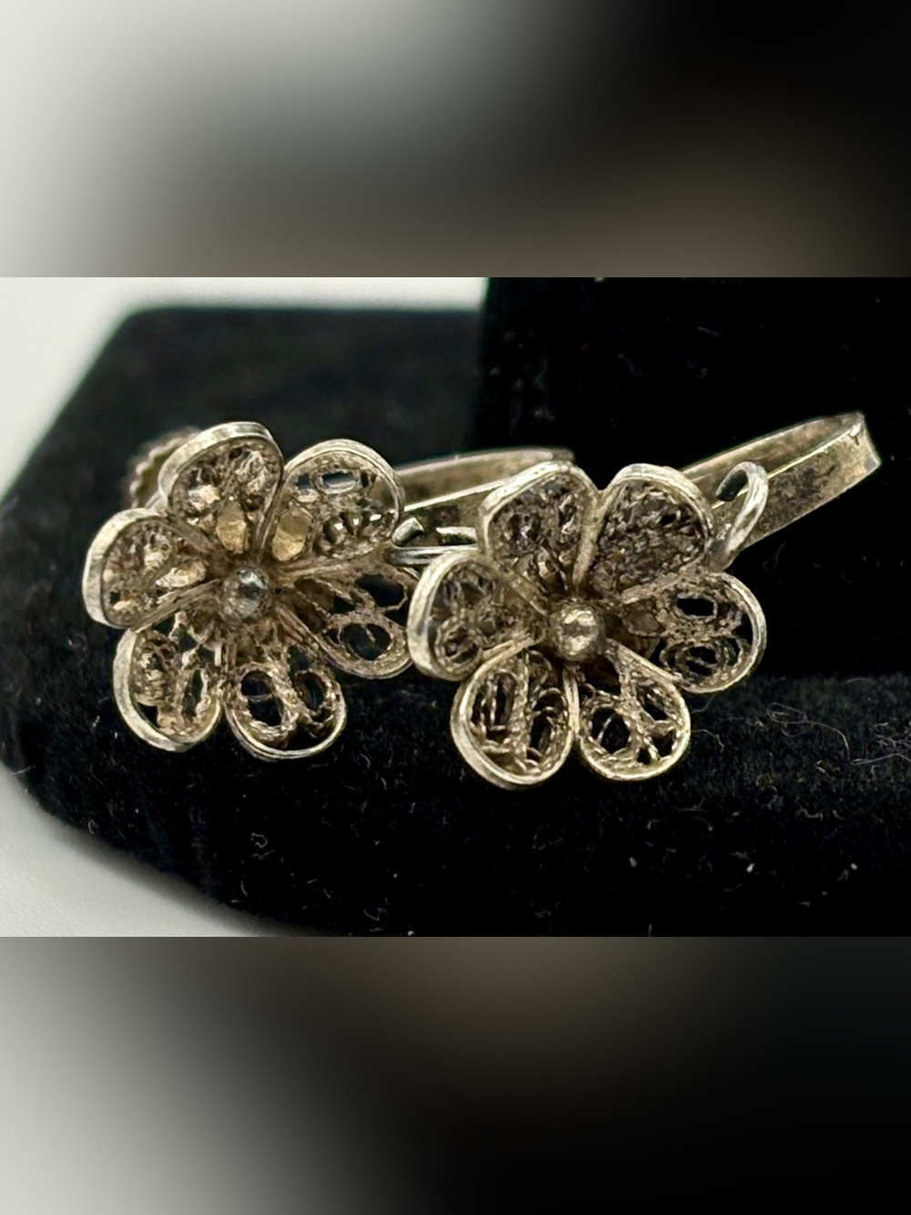 Silver Floral Filigree Earrings, screw back Dainty Flower Design